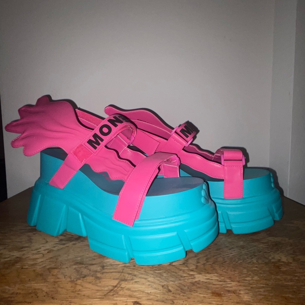 Monster High Platform Shoes - Picture 2 of 4